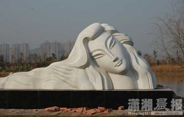 長沙洋湖濕地雕塑園21尊雕塑開始安裝（深圳雕塑公司 深圳雕塑廠家 深圳雕塑設計 深圳雕塑制作 深圳雕塑鑄銅廠 深圳不銹鋼雕塑廠）